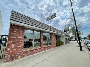 3212-3214 W Burbank Blvd, Burbank, CA à louer Photo de l’immeuble– Image 1 sur 25