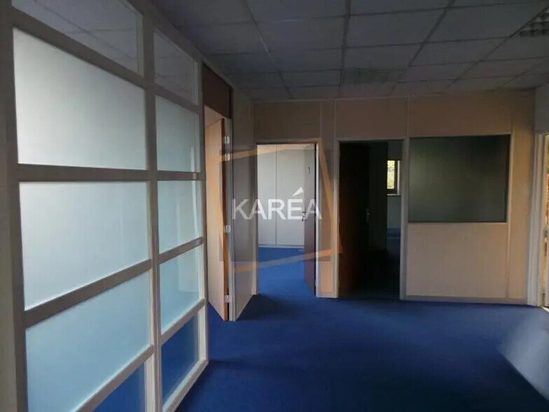 Bureau dans Croissy-Beaubourg à louer - Photo de l’immeuble – Image 2 sur 5