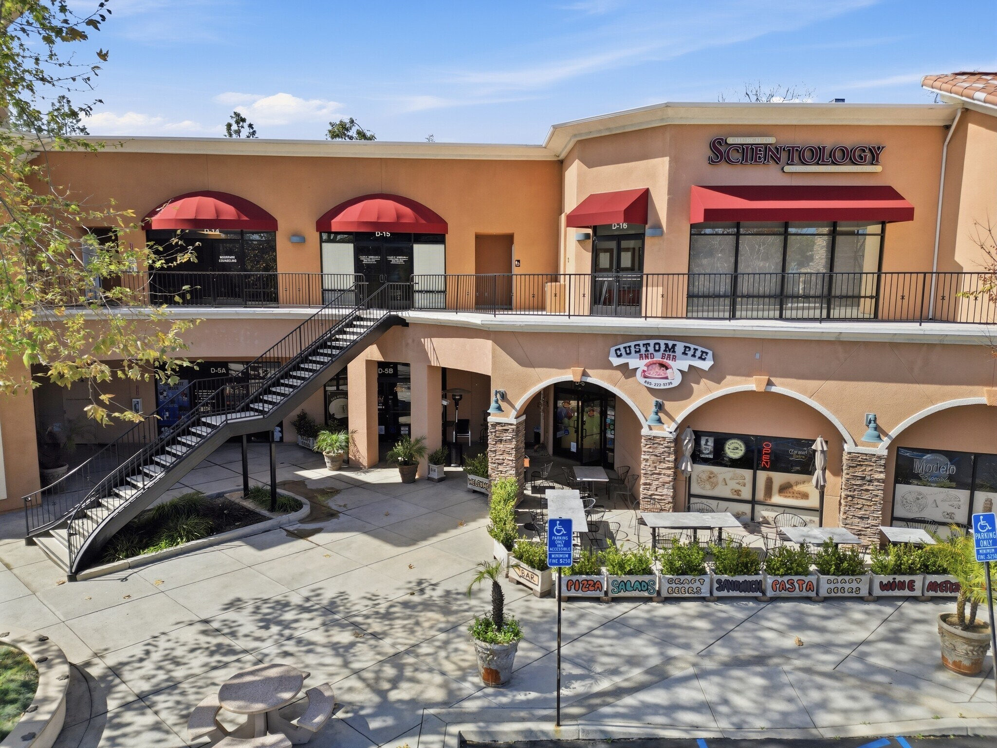 6591-6599 Collins Dr, Moorpark, CA à louer Photo intérieure– Image 1 sur 22