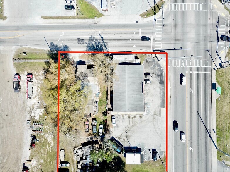 1081 Berkley Rd, Auburndale, FL à vendre - Photo de l’immeuble – Image 2 sur 13