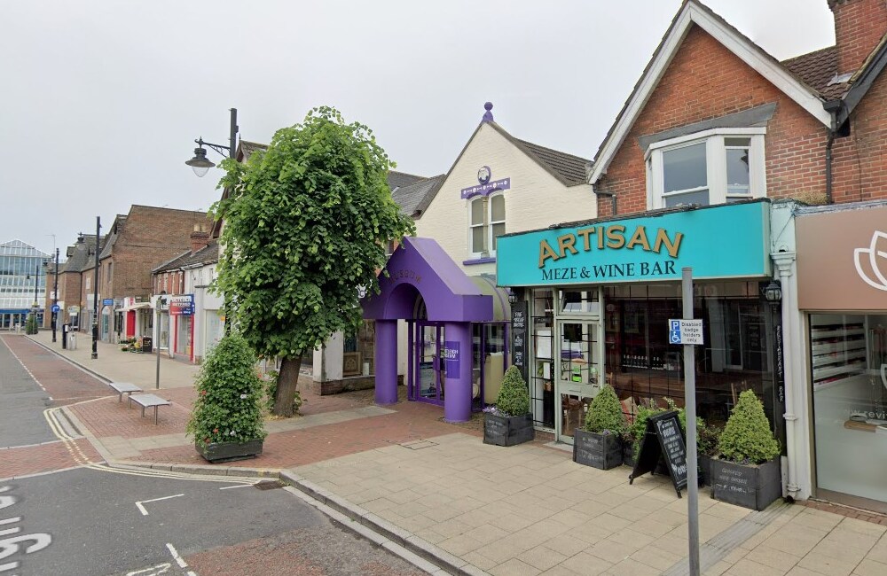 25 High St, Eastleigh à vendre Photo principale– Image 1 sur 7