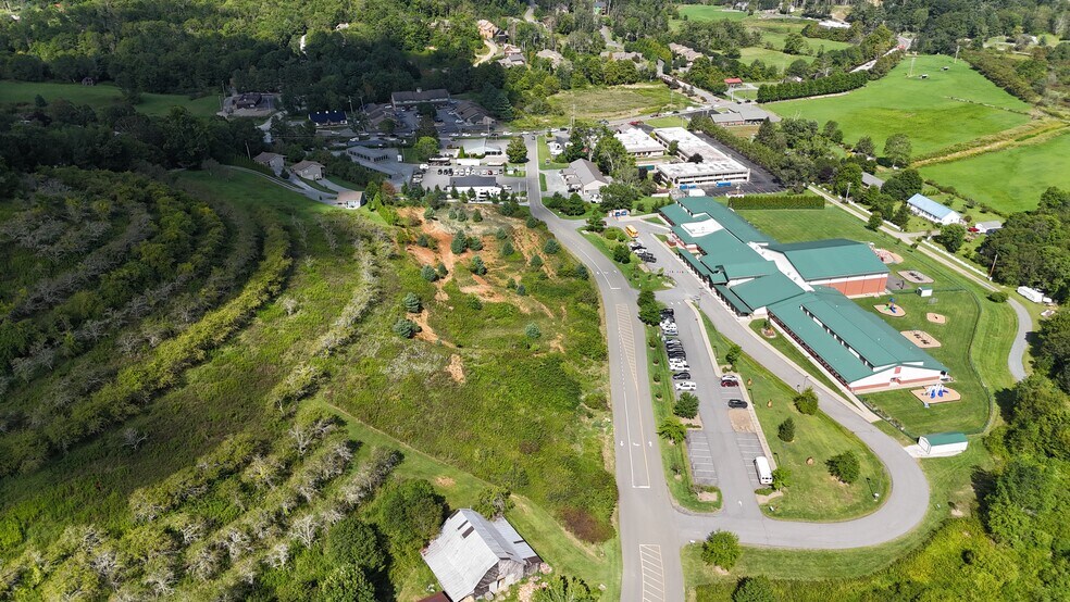 114 Orchard Ln, Banner Elk, NC à vendre - Photo de l’immeuble – Image 3 sur 11