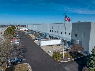 Plus de détails pour 8600 Roberts Dr, Fishers, IN - Industriel/Logistique à vendre