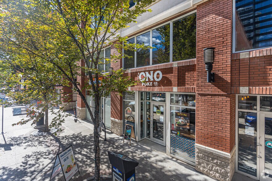 10134-10142 104 St NW, Edmonton, AB à louer - Photo de l’immeuble – Image 2 sur 16