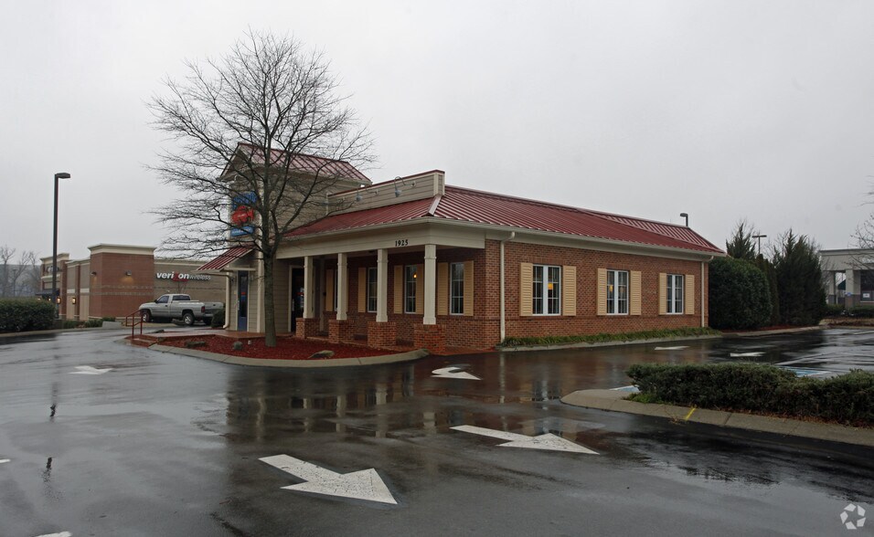 1925 Mallory Ln, Franklin, TN à louer - Photo de l’immeuble – Image 2 sur 5
