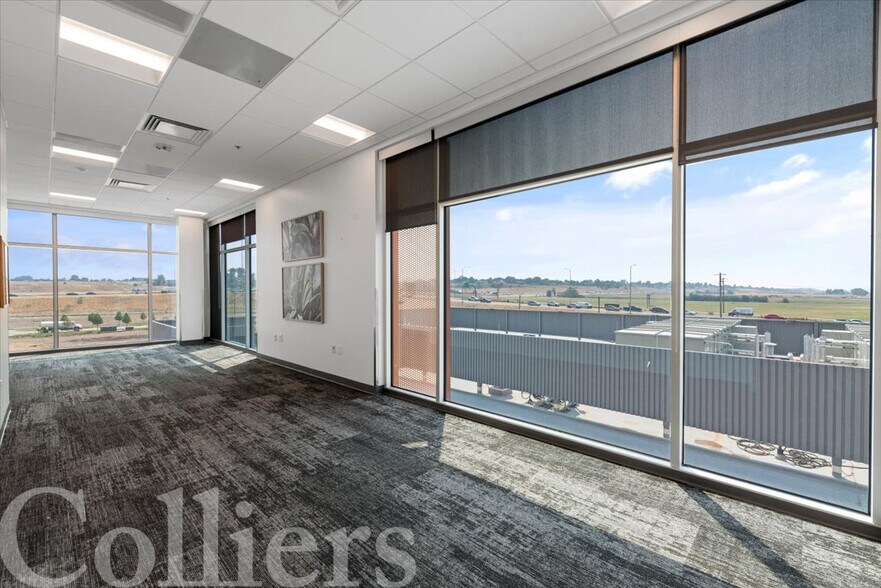 875 S Vanguard Way, Meridian, ID à louer - Photo de l’immeuble – Image 2 sur 18