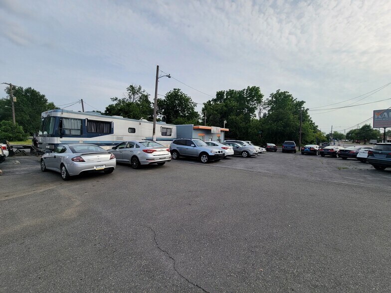 2920 W Emaus Ave, Allentown, PA à vendre - Photo de l’immeuble – Image 3 sur 8