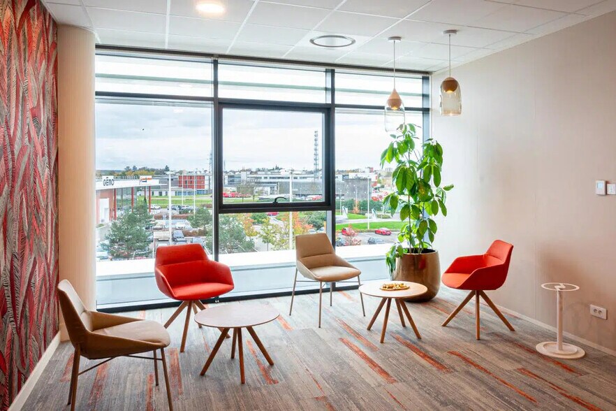 Bureau dans Bourg-En-Bresse à louer - Photo de l’immeuble – Image 3 sur 11