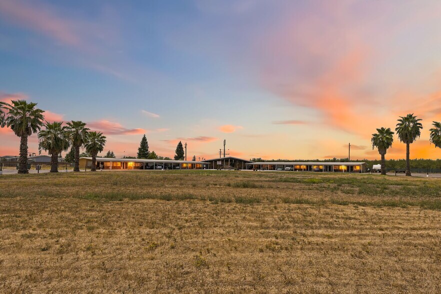 4930 W County Rd, Dunnigan, CA à vendre - Photo de l’immeuble – Image 2 sur 16