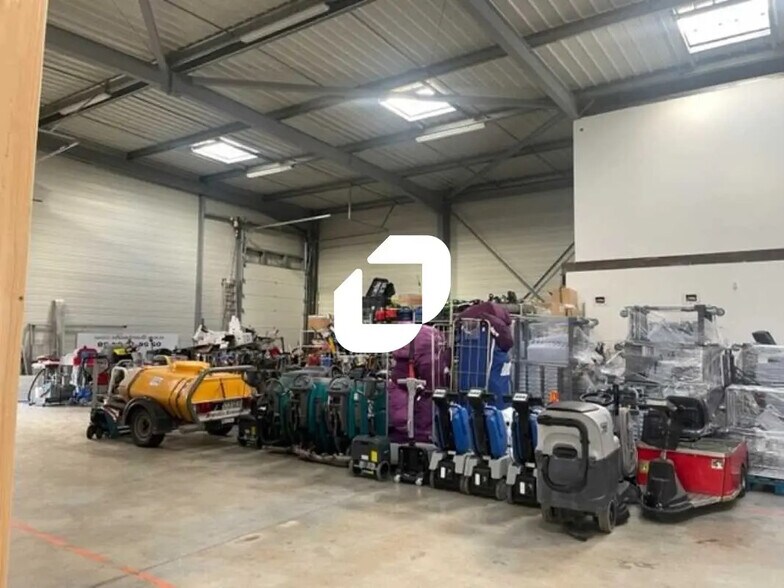 Bureau dans Le Haillan à louer - Photo de l’immeuble – Image 3 sur 9