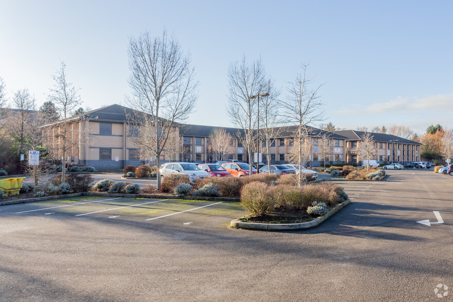1-11 Kettering Pky, Kettering à louer - Photo principale – Image 1 sur 7