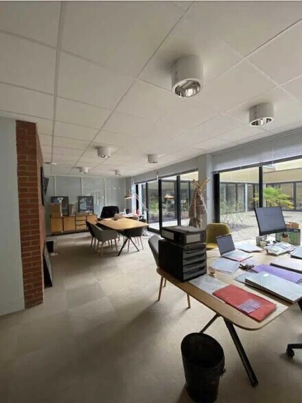Bureau dans Le Havre à vendre - Photo de l’immeuble – Image 2 sur 9
