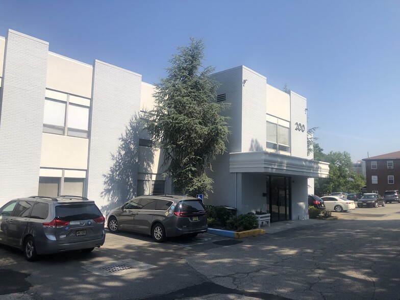 200 Engle St, Englewood, NJ à louer - Photo de l’immeuble – Image 1 sur 6