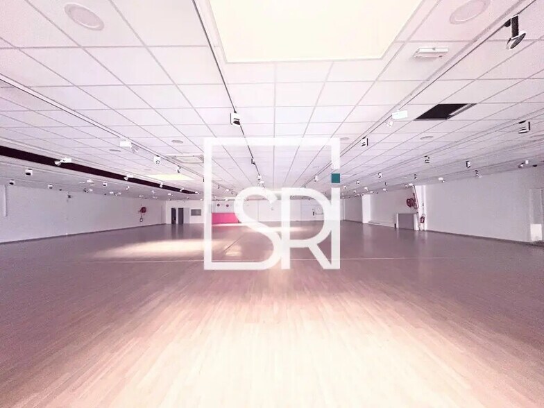 Local commercial dans Cournon-d'Auvergne à louer - Photo intérieure – Image 2 sur 10