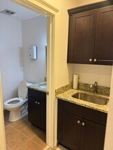 6111 Peachtree Dunwoody Rd NE, Atlanta, GA à louer Photo intérieure– Image 2 sur 4