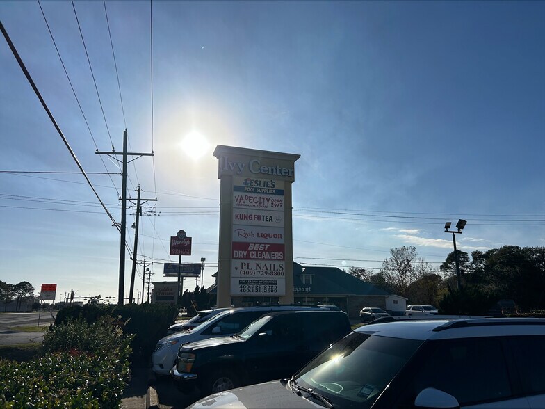 2828 Highway 365, Nederland, TX à louer - Photo de l’immeuble – Image 2 sur 6