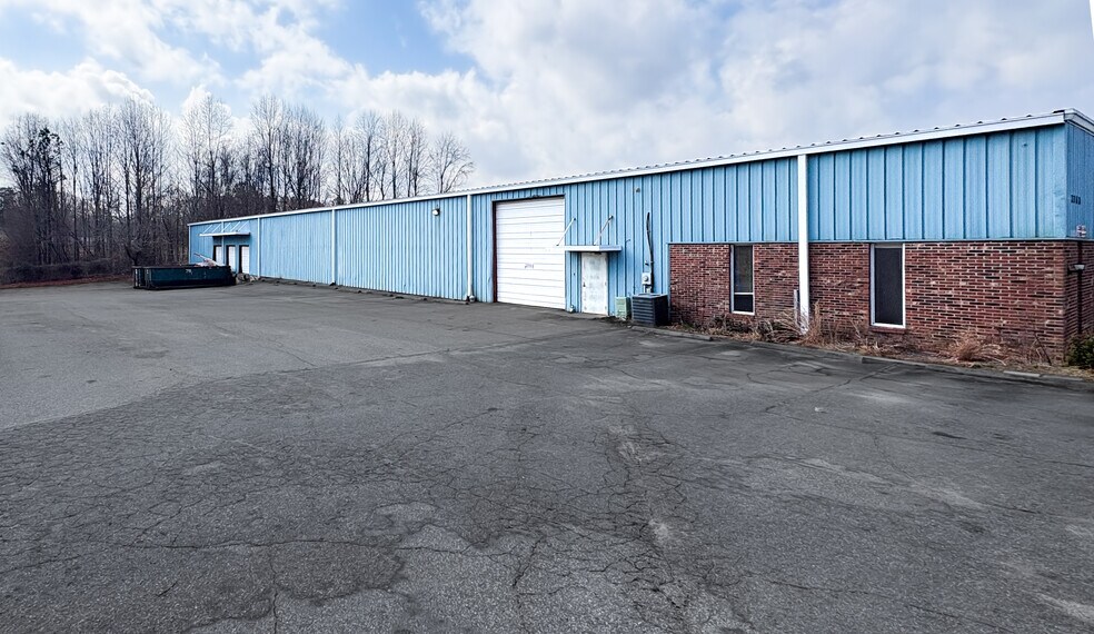 2362 S Pine St, Spartanburg, SC à louer - Photo de l’immeuble – Image 2 sur 13