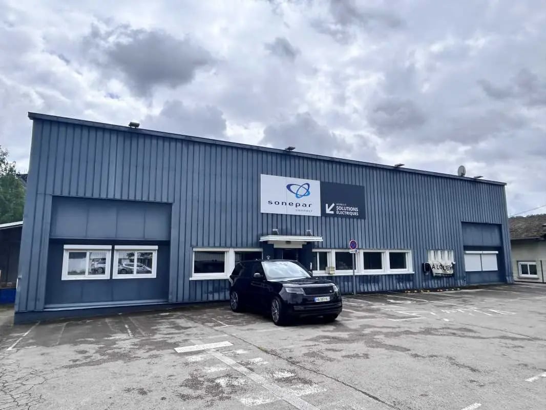 220 Rue Blaise Pascal, Lons-le-Saunier à louer Photo de l’immeuble– Image 1 sur 9