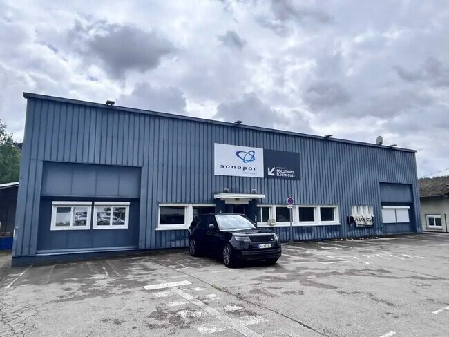 Plus de détails pour 220 Rue Blaise Pascal, Lons-le-Saunier - Local d'activités à louer