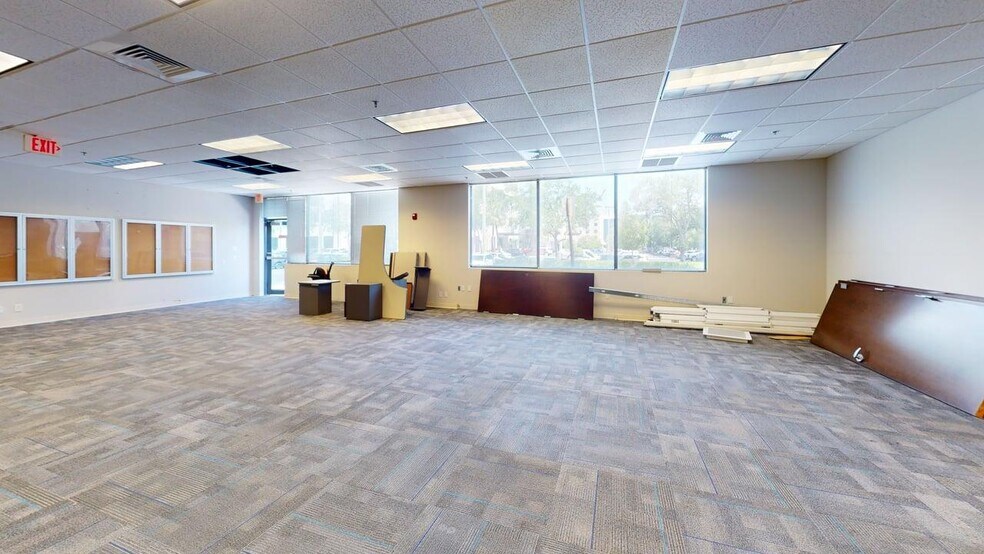 1661 Worthington Rd, West Palm Beach, FL à louer - Photo intérieure – Image 2 sur 4