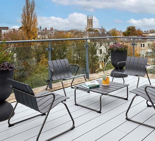 Jessop Ave, Cheltenham à louer - Photo de l’immeuble – Image 3 sur 3