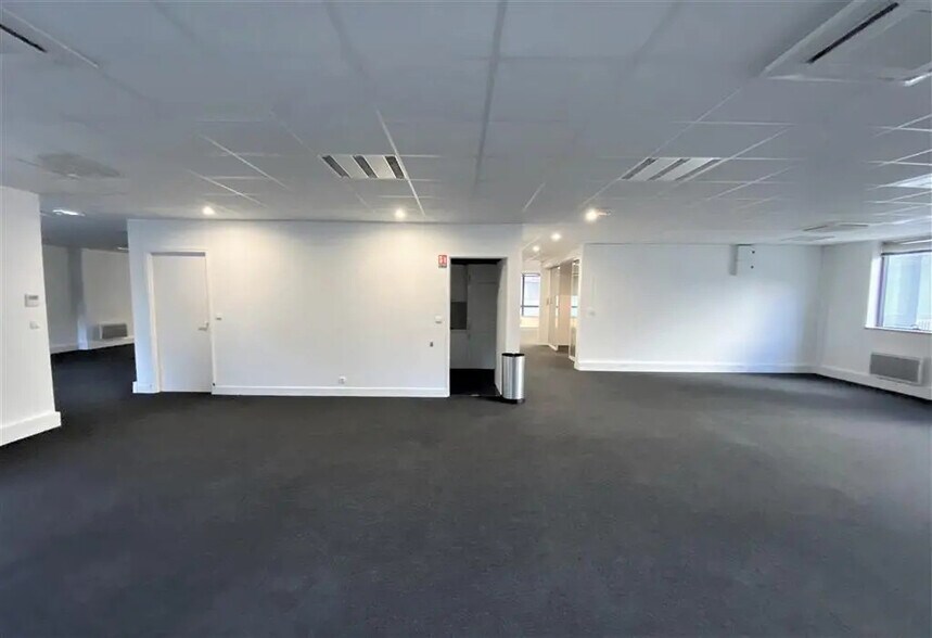 Bureau dans Boulogne-Billancourt à louer - Photo de l’immeuble – Image 2 sur 9
