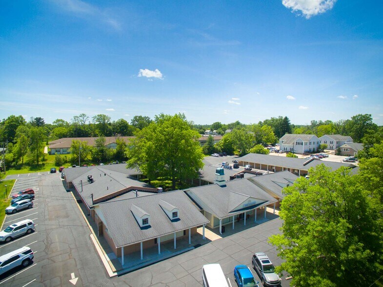 740-750 E Washington St, Medina, OH à louer - Photo de l’immeuble – Image 3 sur 4