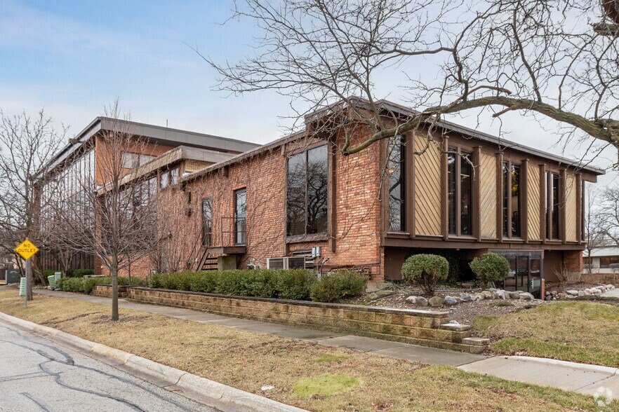 1939 Waukegan Rd, Glenview, IL à louer - Photo de l’immeuble – Image 2 sur 6
