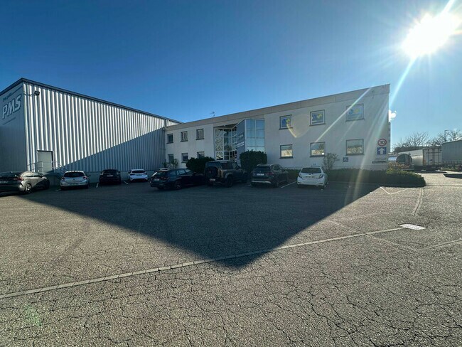 Plus de détails pour Bureau, Industriel/Logistique à louer