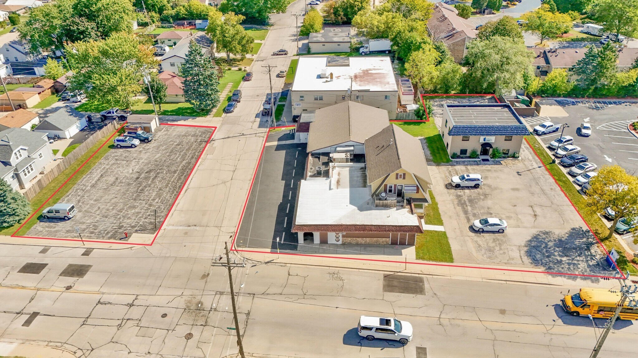 2703 S Chicago Ave, South Milwaukee, WI à vendre Aérien– Image 1 sur 79