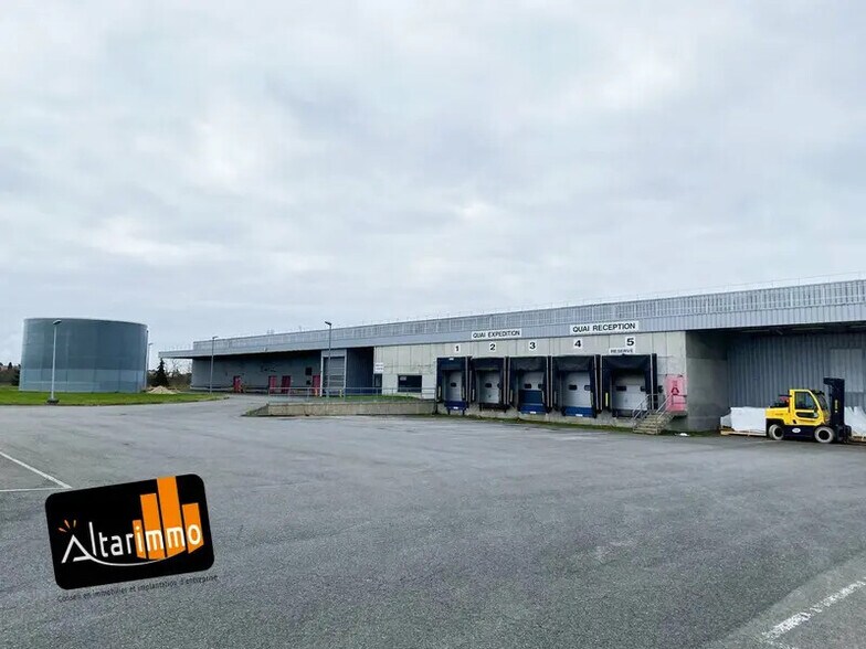 Local d'activités dans Sully-sur-Loire à vendre - Photo de l’immeuble – Image 2 sur 4