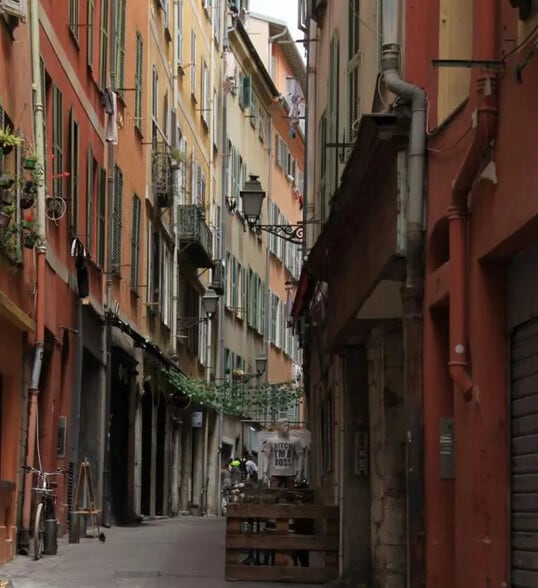 Local commercial dans Nice à louer - Photo de l’immeuble – Image 1 sur 4