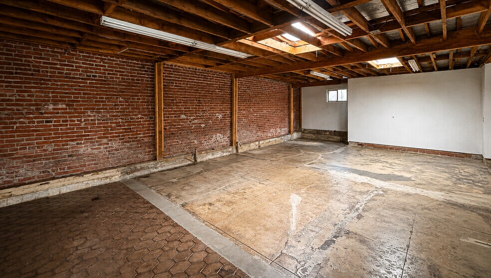 5049 Huntington Dr N, Los Angeles, CA à louer - Photo intérieure – Image 2 sur 3