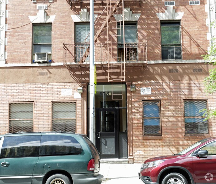 876 E 180th, Bronx, NY à vendre - Photo de l’immeuble – Image 3 sur 8