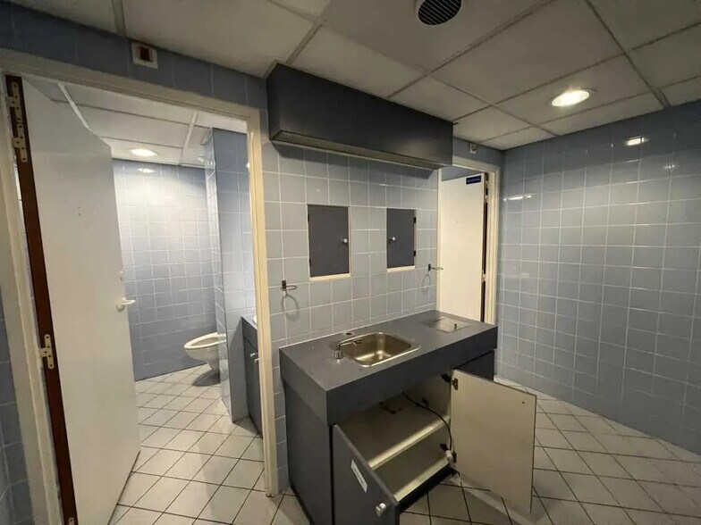 Bureau dans Roissy-en-France à vendre - Photo de l’immeuble – Image 3 sur 9