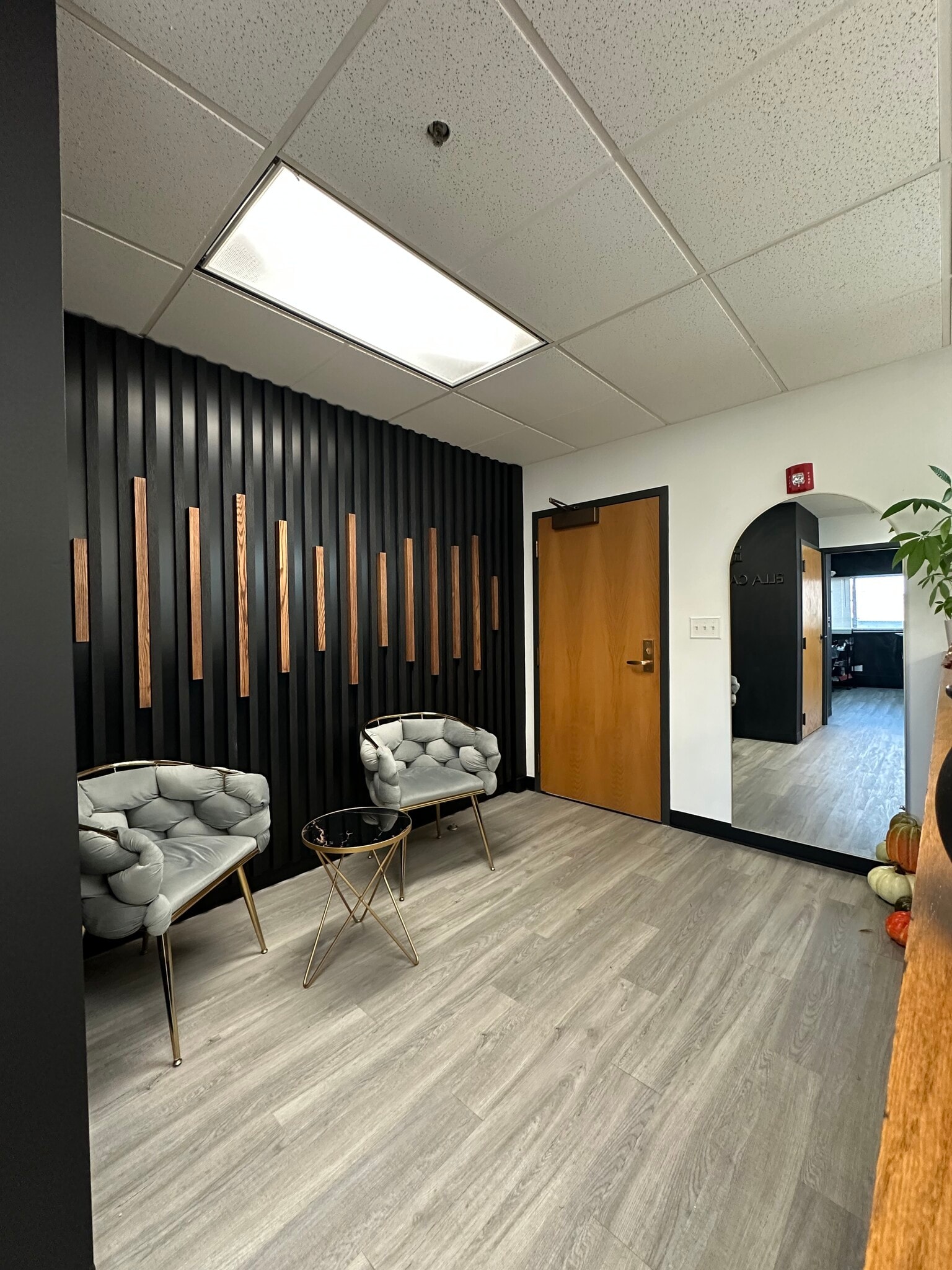 608 S Washington St, Naperville, IL à louer Photo intérieure– Image 1 sur 10