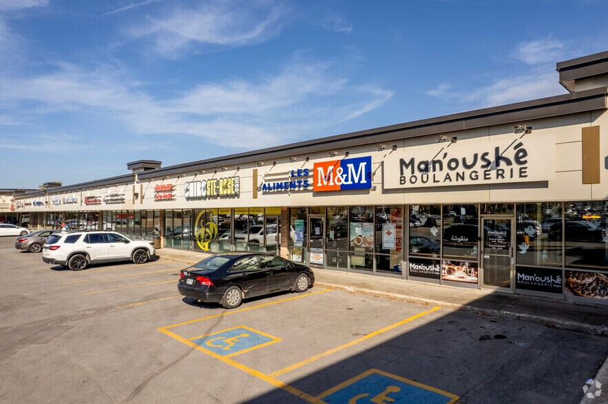 550-580 Boul Curé-Labelle, Laval, QC à louer - Photo principale – Image 1 sur 6