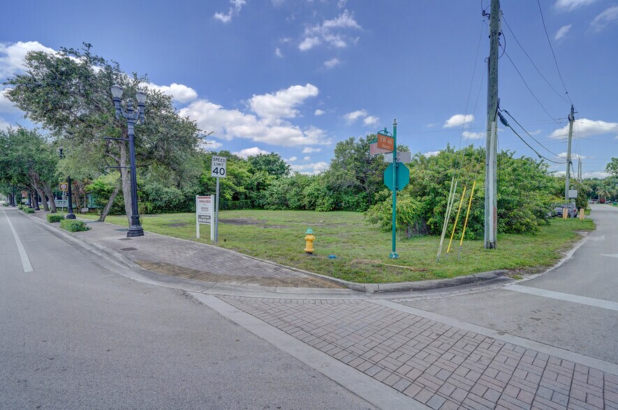 6404 SW 46th St, Davie, FL à vendre - Photo de l’immeuble – Image 2 sur 15