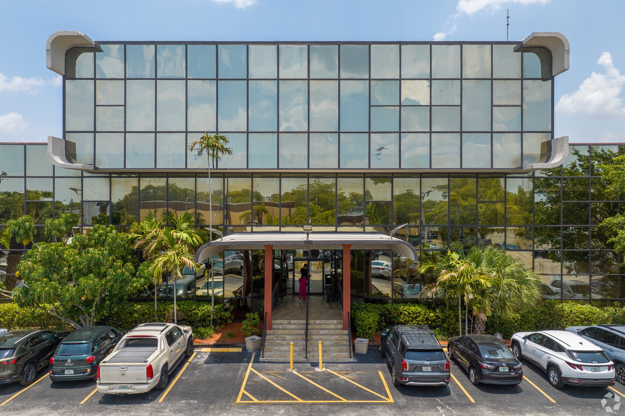 5190 NW 167th St, Miami Lakes, FL à louer Photo de l’immeuble– Image 1 sur 12
