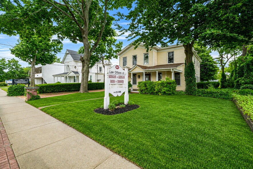 147 N Ocean Ave, Patchogue, NY à vendre - Photo de l’immeuble – Image 2 sur 39