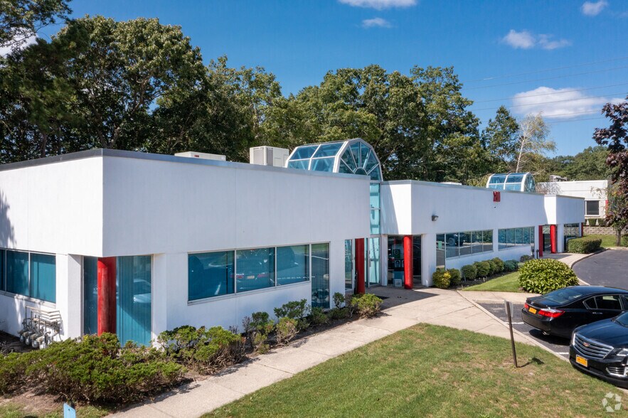 200 Corporate Plz, Islandia, NY à louer - Photo de l’immeuble – Image 2 sur 15