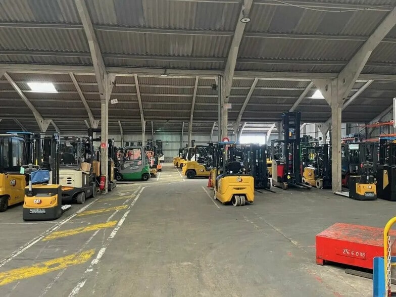 Industriel/Logistique dans Coquelles à louer - Photo de l’immeuble – Image 3 sur 4