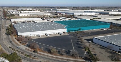 2020 N MacArthur Dr, Tracy, CA à louer Photo intérieure– Image 2 sur 2