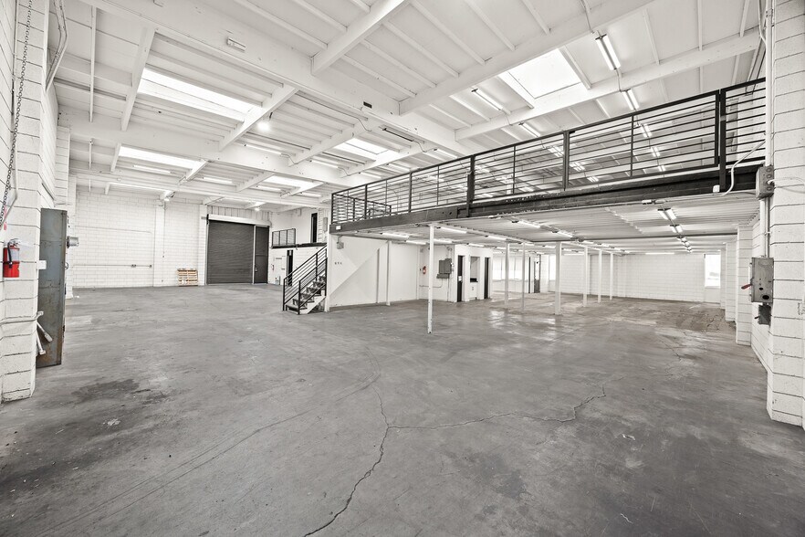 2702 Saint Louis Ave, Signal Hill, CA à louer - Photo de l’immeuble – Image 3 sur 67