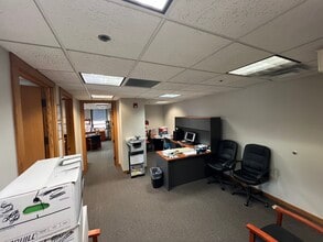 105 S York St, Elmhurst, IL à louer Photo intérieure– Image 2 sur 5