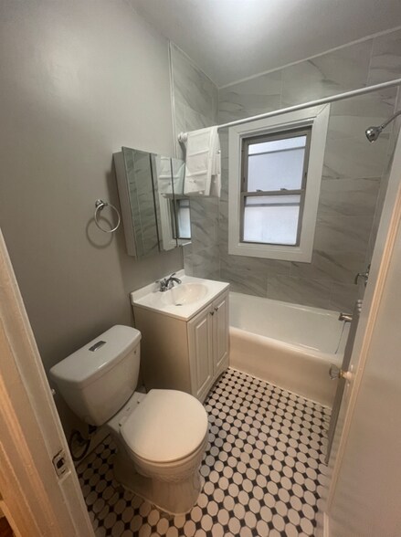 1906 E 86th St, Chicago, IL à vendre - Photo de l’immeuble – Image 2 sur 5