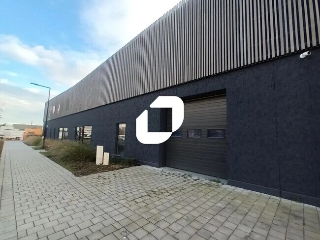 Plus de détails pour 36 Rue Bernard Ruyant, La Madeleine - Local d’activités à vendre