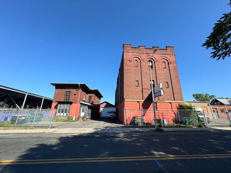 270 Liberty St, Springfield, MA à vendre - Photo de l’immeuble – Image 3 sur 9