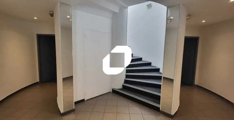 Bureau dans Mérignac à louer - Hall d’entrée – Image 3 sur 7