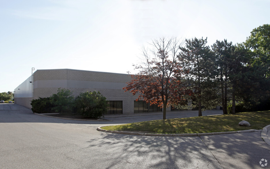 5477 Gorvan Dr, Mississauga, ON à louer - Photo de l’immeuble – Image 2 sur 2